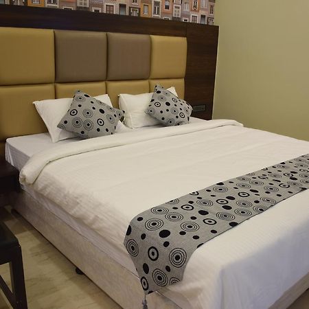 Golden Tree Hotell Puri Eksteriør bilde
